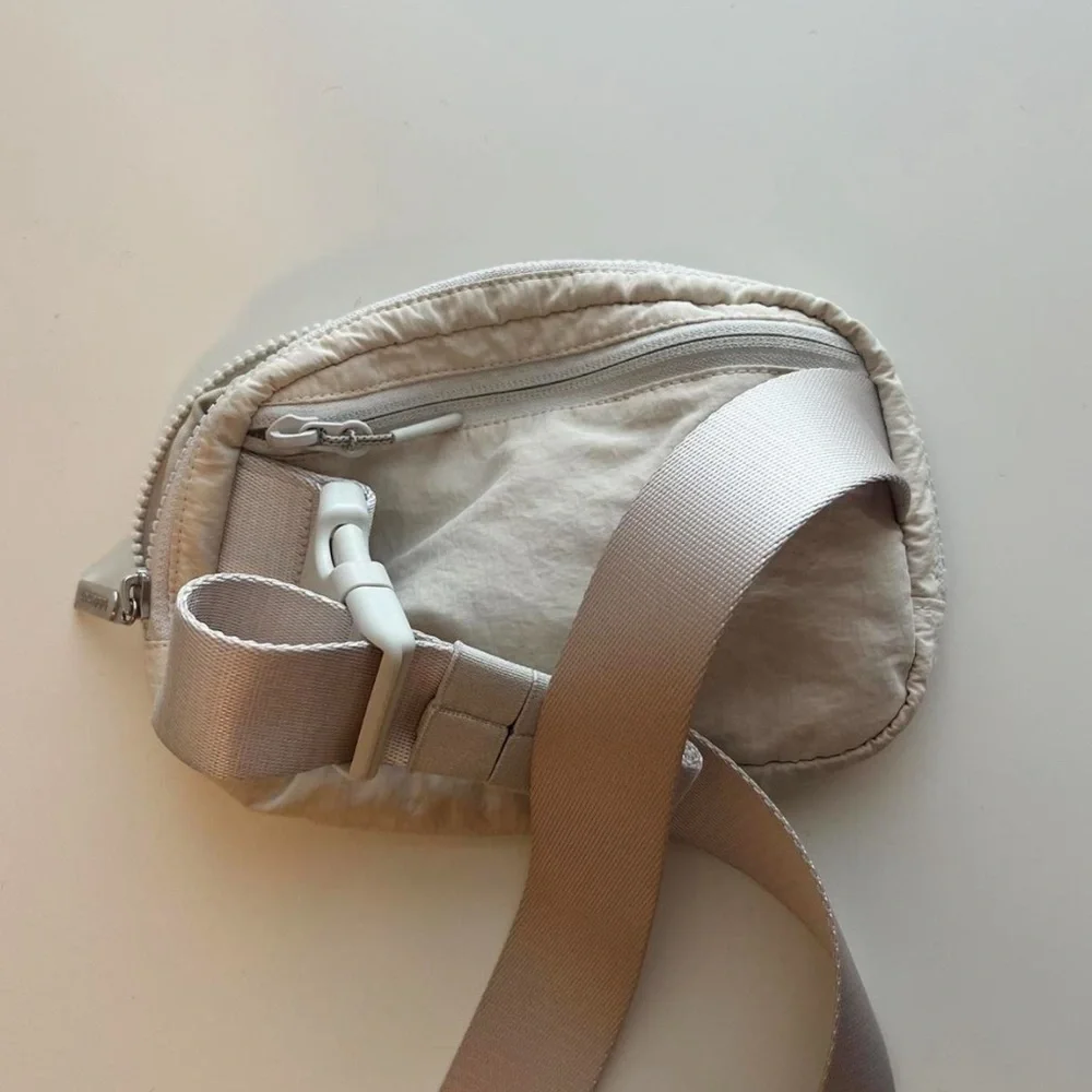 Lululemon Light Ivory Everywhere Crossbody Bag - Picture 2 of 3